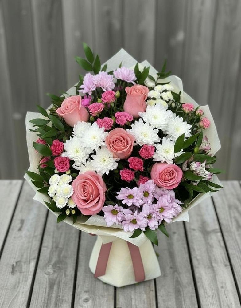 Букет цветов из: Альстромерии, Гвоздики, Розы и Хризантемы в Кисловодске