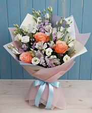 Букет цветов из:  Лизиантусы, Розы, Альстромерии и Гипсофила в Кисловодске