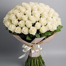 Букет 101 беля роза Белоснежка в Кисловодске