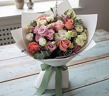 Букет цветов из:  Розы, Лизиантусы и Гвоздики #REPLACE_PRED# Кисловодске