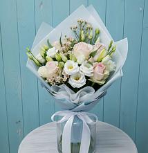 Букет цветов из:  Розы и Лизиантусы в Кисловодске