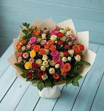 Букет Микс из разноцветных кустовых роз в Кисловодске